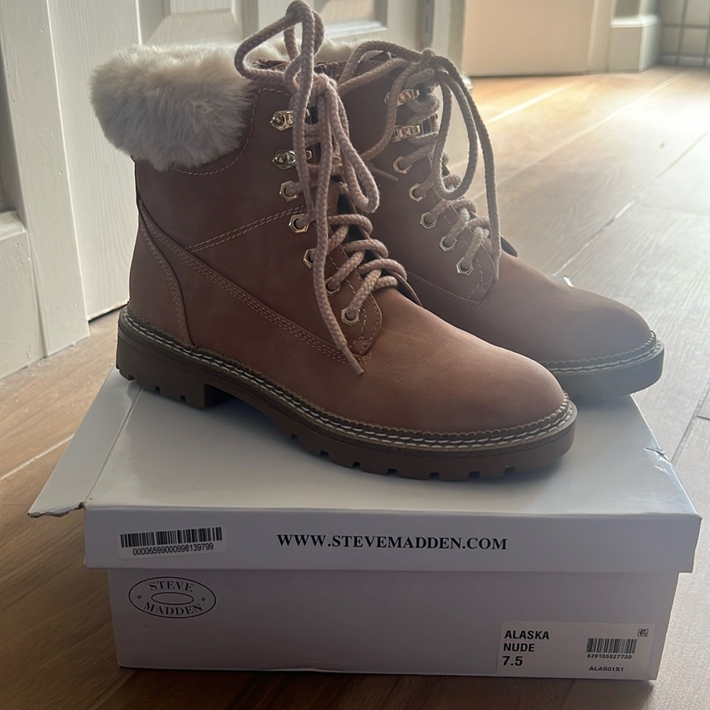NWT Steve Madden Alaska Boot Nude Brown Tan With Faux Fur Womens Size 7.5